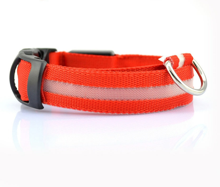 Collar LED Luminoso para Perros y Gatos – Seguridad Nocturna Ajustable
